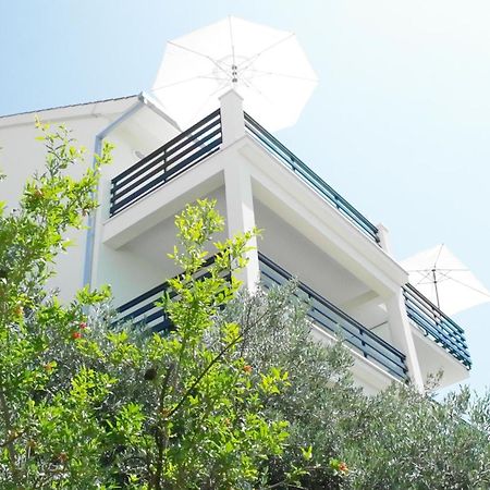 Apartments Sea View Omiš Esterno foto