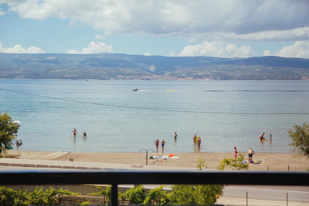 Apartments Sea View Omiš Esterno foto