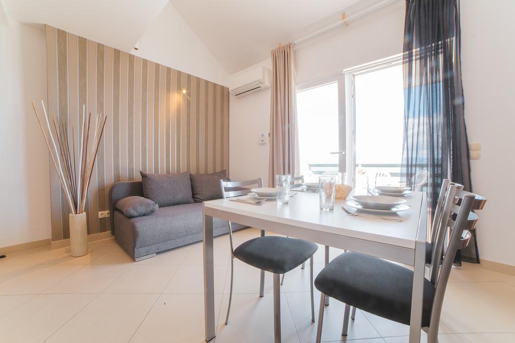 Apartments Sea View Omiš Esterno foto