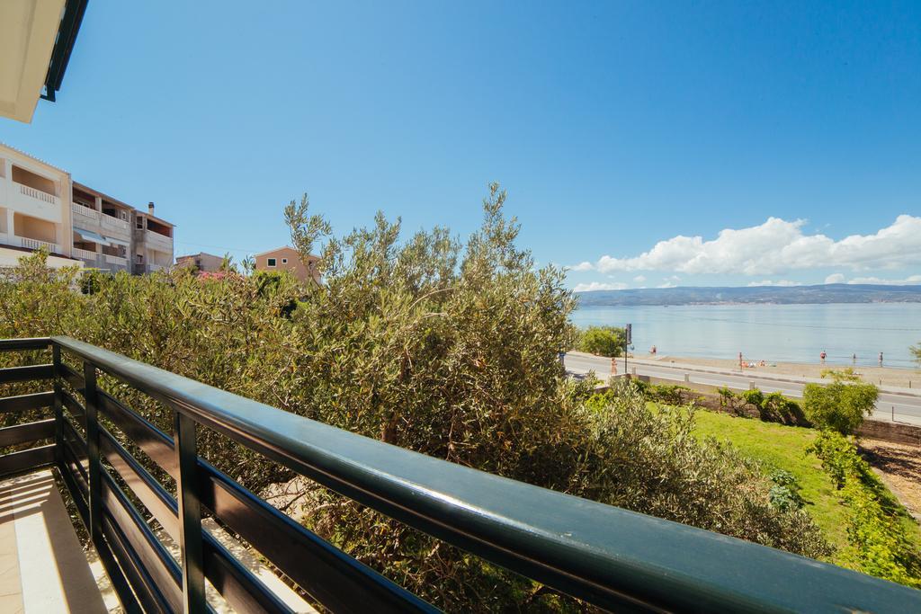 Apartments Sea View Omiš Esterno foto